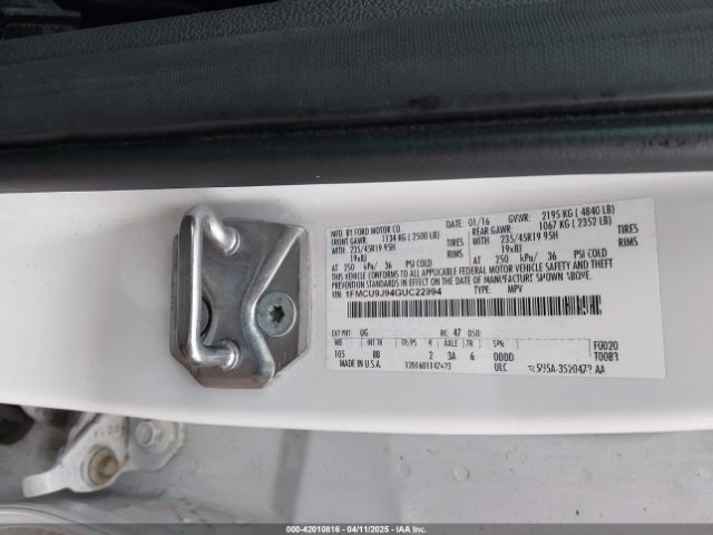 1FMCU9J94GUC22994 Ford Escape Titanium