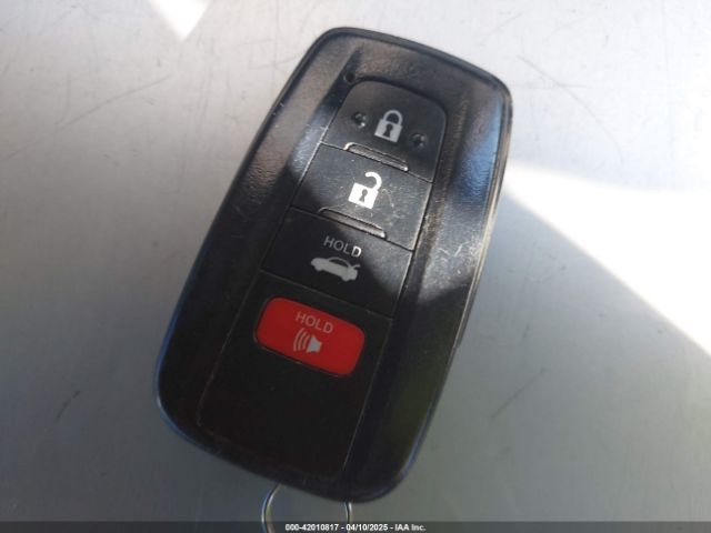 4T1B31HK9JU502409 Toyota Camry Hybrid Le