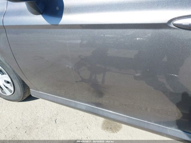 4T1B31HK9JU502409 Toyota Camry Hybrid Le