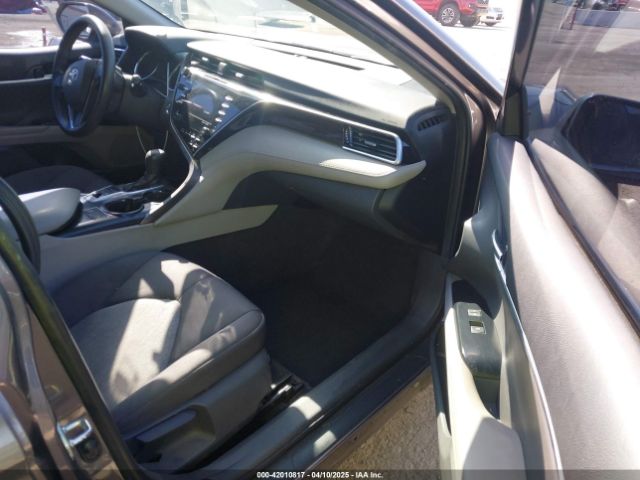 4T1B31HK9JU502409 Toyota Camry Hybrid Le