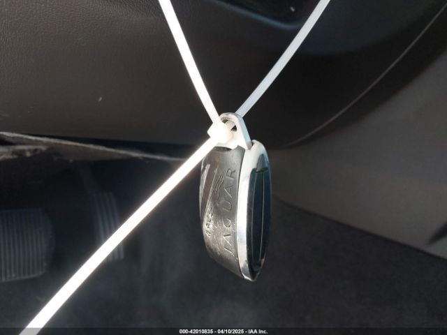 2010 JAGUAR XF SAJWA0FA2AHR56964 Photo 10