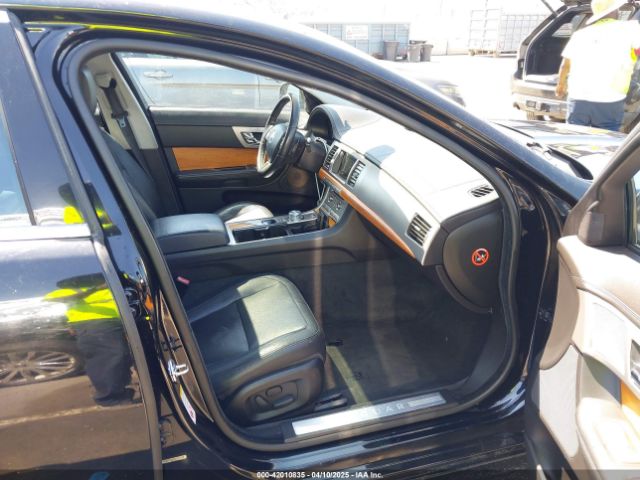 2010 JAGUAR XF SAJWA0FA2AHR56964 Photo 4