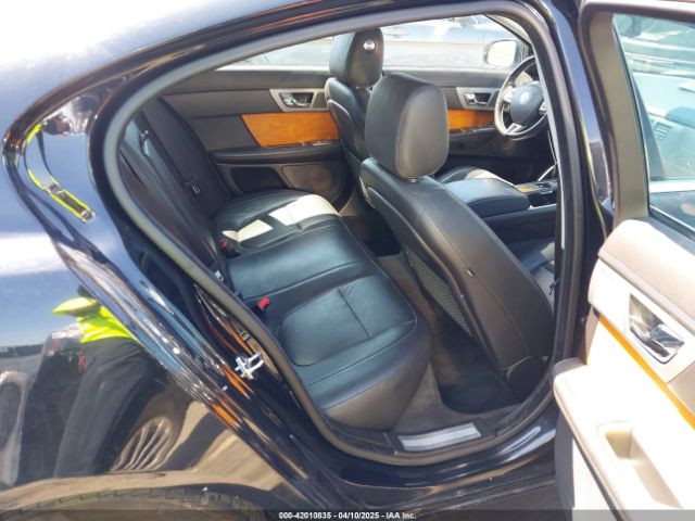 2010 JAGUAR XF SAJWA0FA2AHR56964 Photo 7