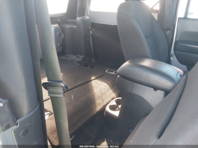 1C4AJWAG5GL204706 Jeep Wrangler Sport