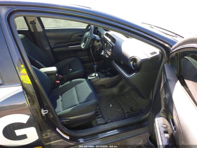 JTDKDTB39G1122107 Toyota Prius C Two