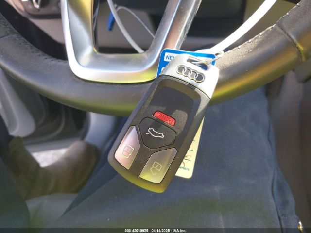 WA1VAAF73JD015948 Audi Q7 3.0t Premium