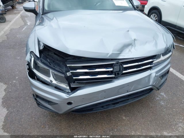 3VV1B7AX9KM110873 Volkswagen Tiguan 2.0t S