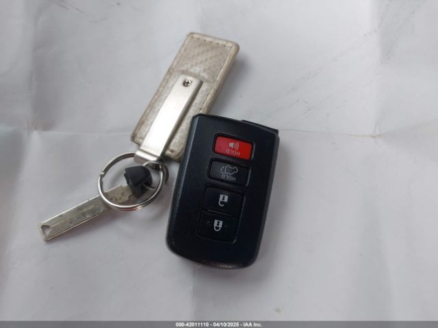 JTMRJREV9GD013779 Toyota Rav4 Hybrid Xle