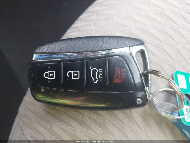 5NMZUDLB1JH073900 Hyundai Santa Fe Sport 2.4l