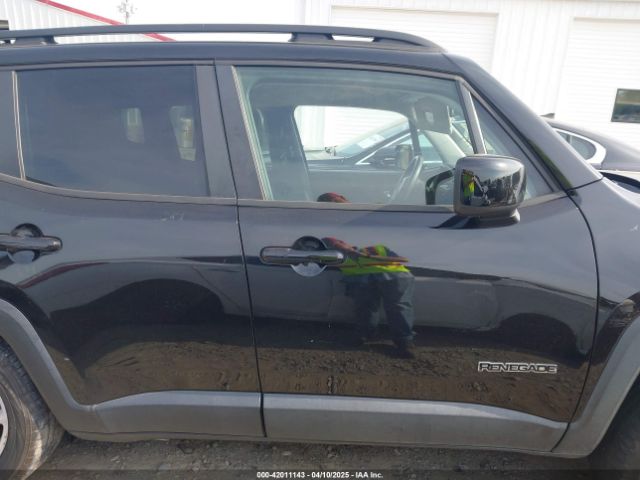 ZACCJBBB4JPH65826 Jeep Renegade Latitude 4x4