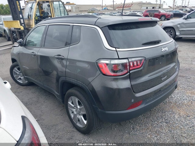 3C4NJCBB8NT188411 Jeep Compass Latitude Fwd