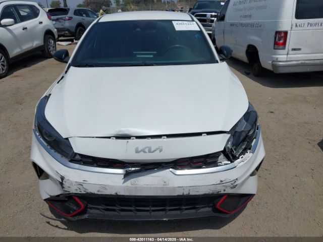 3KPF54AD6PE610605 KIA Forte Gt-line