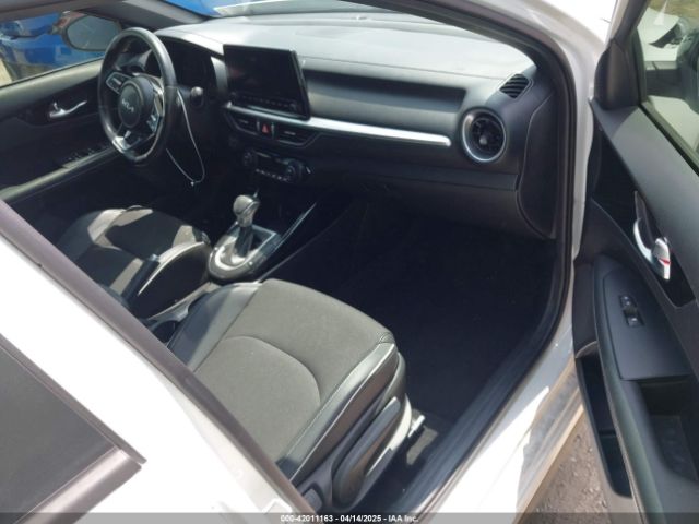 3KPF54AD6PE610605 KIA Forte Gt-line