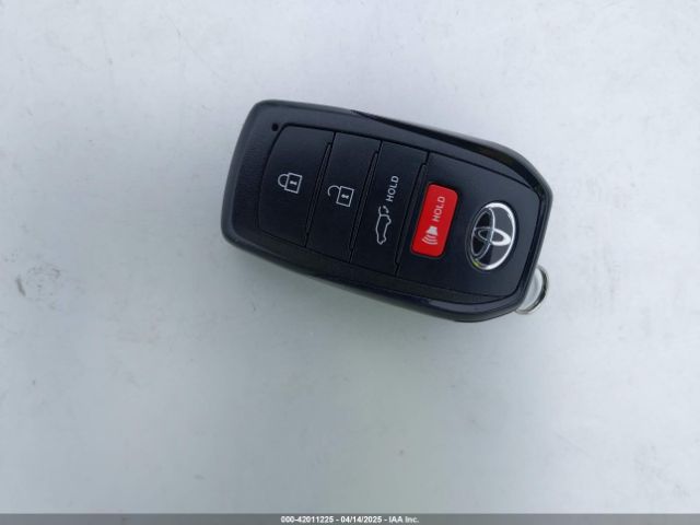 7MUDAABG1NV013042 Toyota Corolla Cross Xle