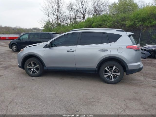 2T3RFREV6HW635987 Toyota Rav4 Xle