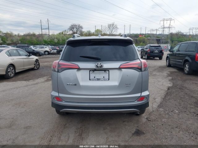 2T3RFREV6HW635987 Toyota Rav4 Xle