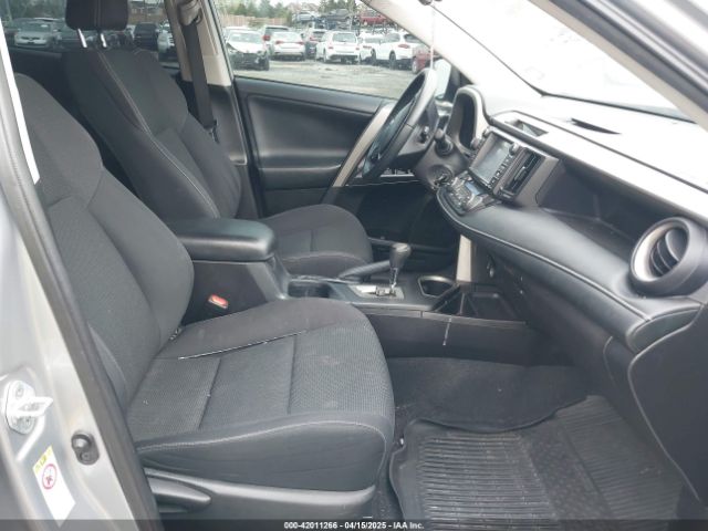 2T3RFREV6HW635987 Toyota Rav4 Xle