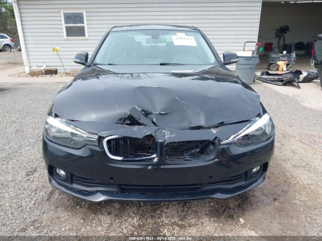 WBA8A3C58HK691963 BMW 320i Xdrive