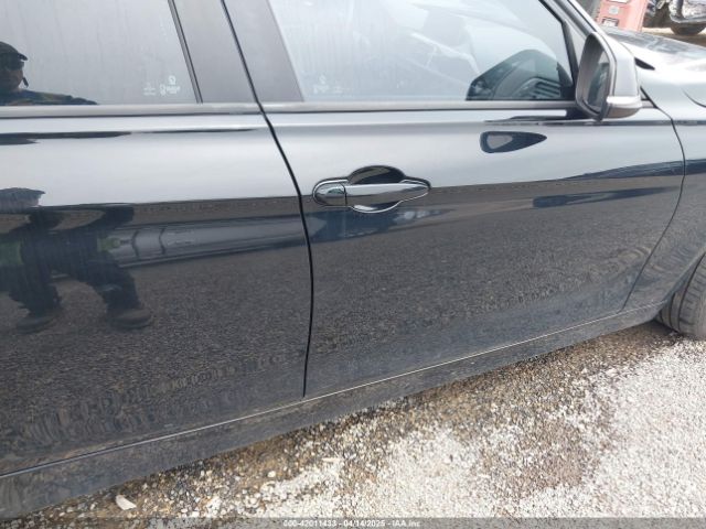 WBA8A3C58HK691963 BMW 320i Xdrive