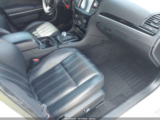 2C3CCABG8KH648094 Chrysler 300 300s