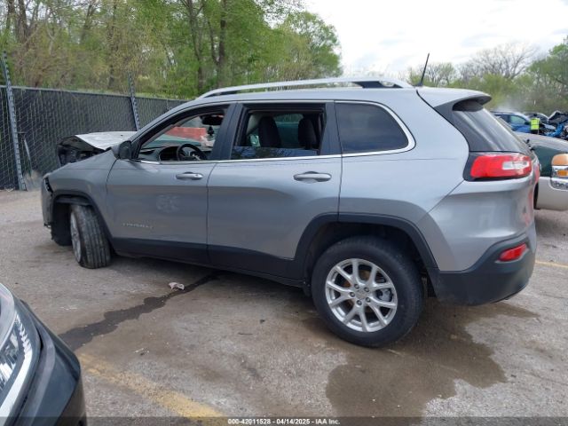 1C4PJLCB2GW177599 Jeep Cherokee Latitude