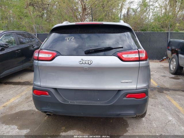 1C4PJLCB2GW177599 Jeep Cherokee Latitude
