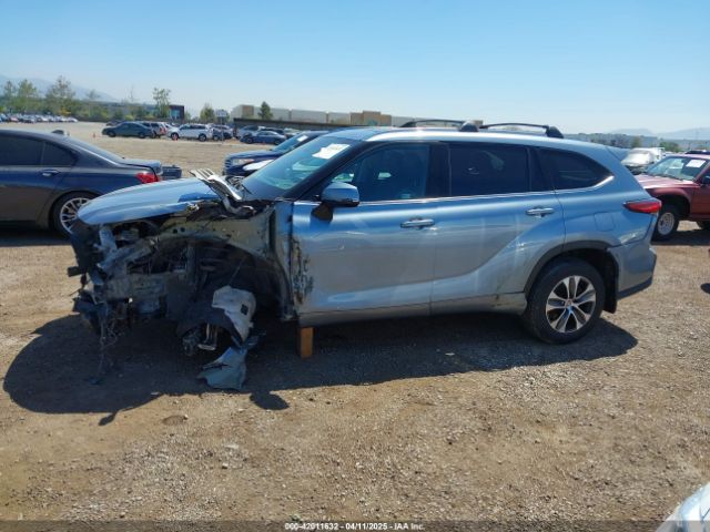 5TDHZRBH3LS020065 Toyota Highlander Xle