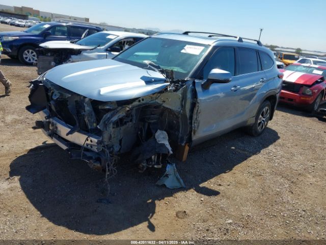 5TDHZRBH3LS020065 Toyota Highlander Xle