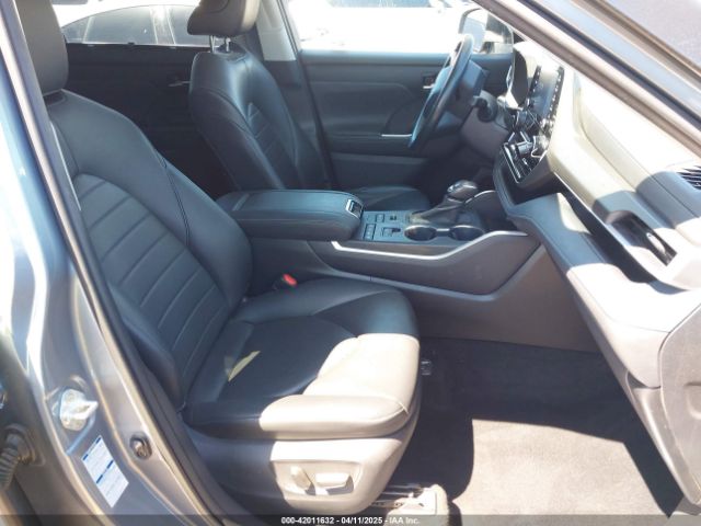 5TDHZRBH3LS020065 Toyota Highlander Xle
