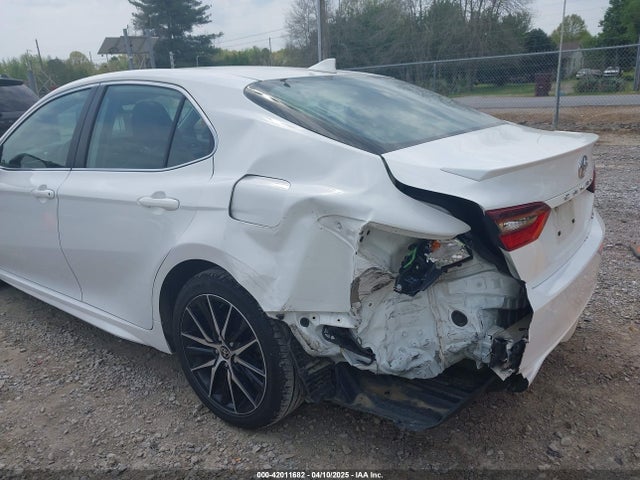 4T1G11AKXRU889070 Toyota CAMRY SE