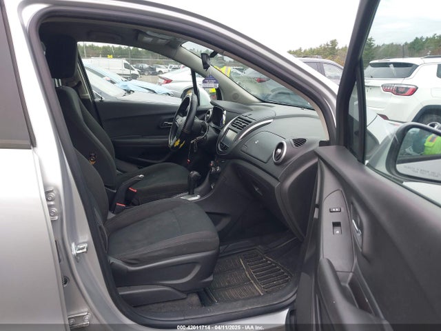 KL7CJPSBXFB061108 Chevrolet Trax 1ls