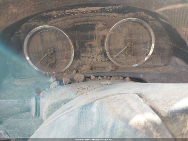 2T1BURHE8JC058060 Toyota COROLLA LE