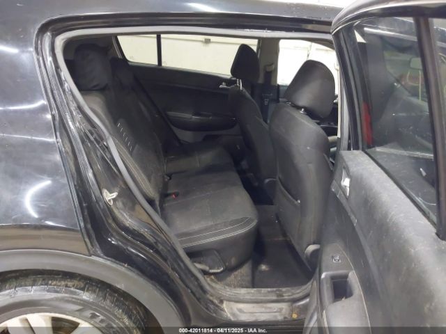 KNDPMCAC9J7351060 KIA Sportage Lx