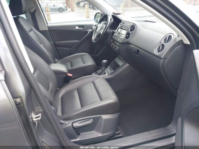 WVGBV3AX0EW588103 Volkswagen TIGUAN SE