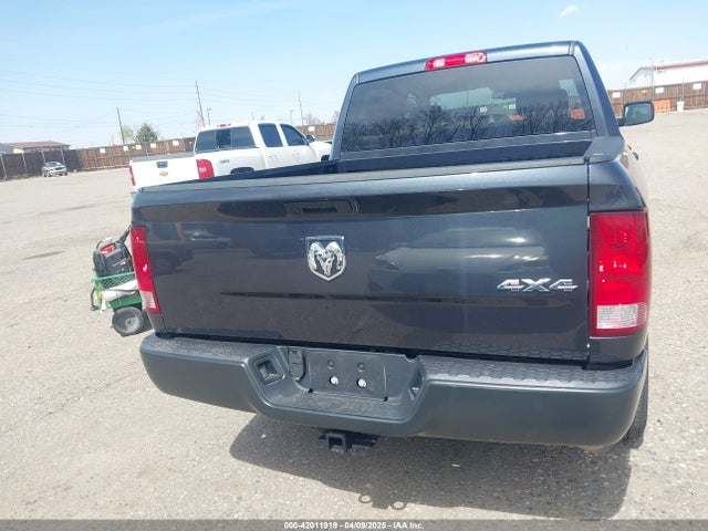 3C6RR7KG0MG691684 RAM 1500 Classic Tradesman  4x4 5'7 Box