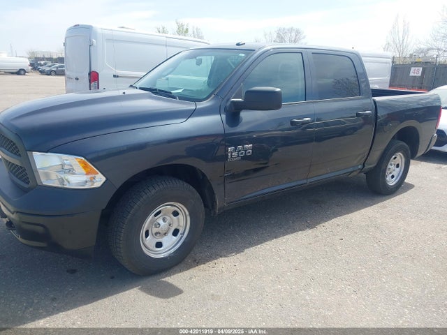 3C6RR7KG0MG691684 RAM 1500 Classic Tradesman  4x4 5'7 Box