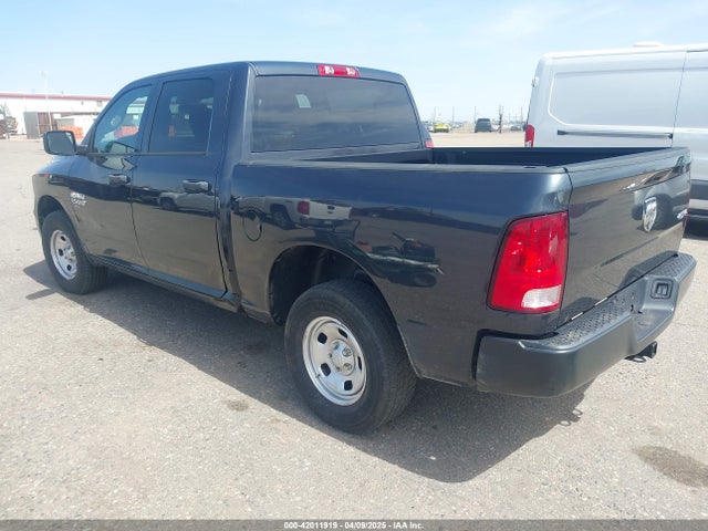 3C6RR7KG0MG691684 RAM 1500 Classic Tradesman  4x4 5'7 Box