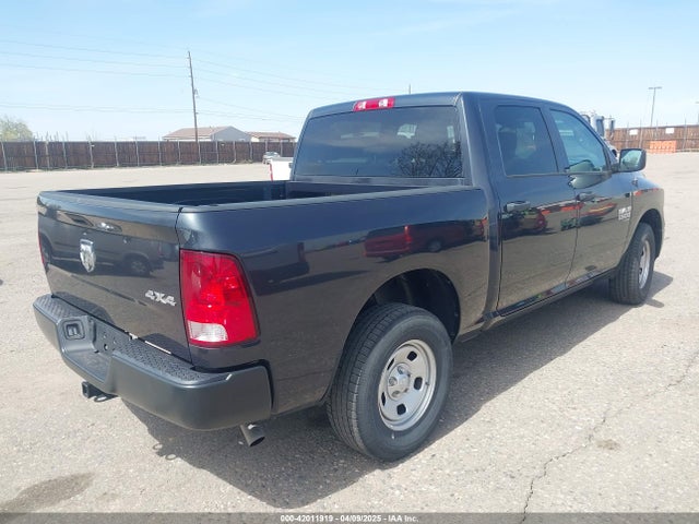 3C6RR7KG0MG691684 RAM 1500 Classic Tradesman  4x4 5'7 Box