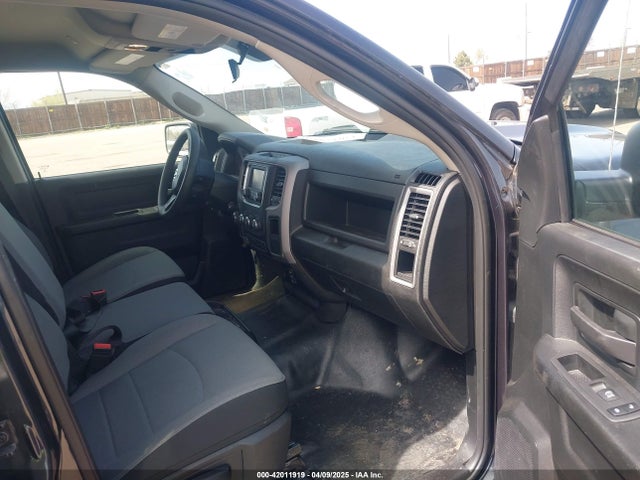 3C6RR7KG0MG691684 RAM 1500 Classic Tradesman  4x4 5'7 Box