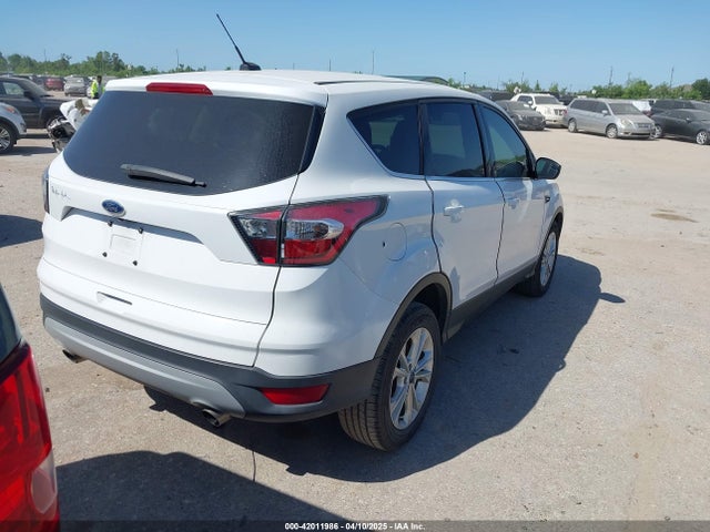 1FMCU0GD1HUA29629 Ford ESCAPE SE