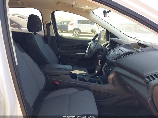 1FMCU0GD1HUA29629 Ford ESCAPE SE