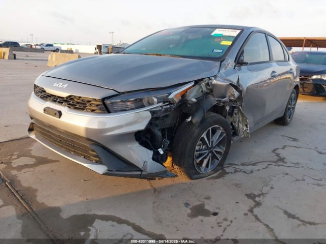 3KPF24AD1PE592622 KIA Forte Lxs