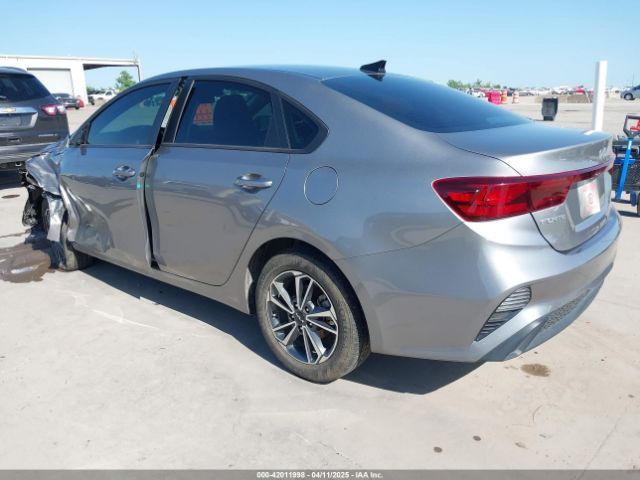3KPF24AD1PE592622 KIA Forte Lxs