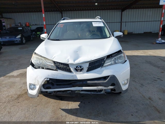 JTMRFREV2FD108586 Toyota Rav4 Xle