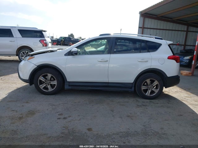 JTMRFREV2FD108586 Toyota Rav4 Xle