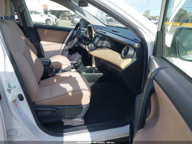 JTMRFREV2FD108586 Toyota Rav4 Xle