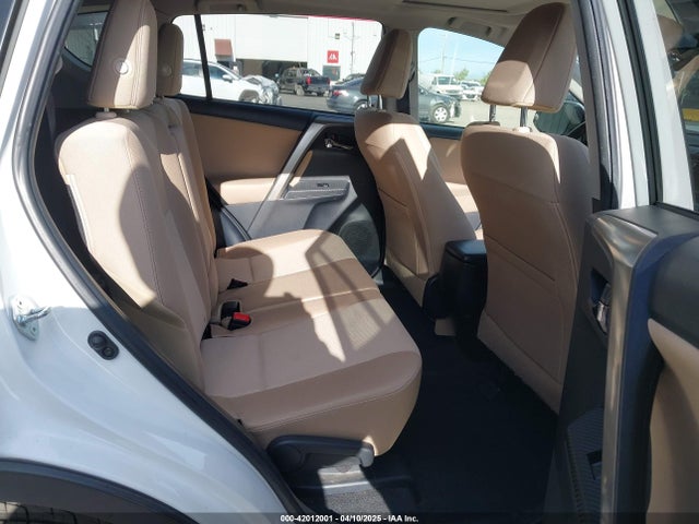 JTMRFREV2FD108586 Toyota Rav4 Xle