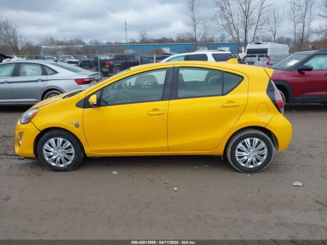 JTDKDTB38F1113171 Toyota Prius C Two