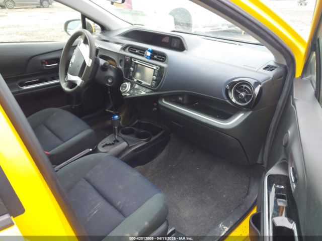 JTDKDTB38F1113171 Toyota Prius C Two