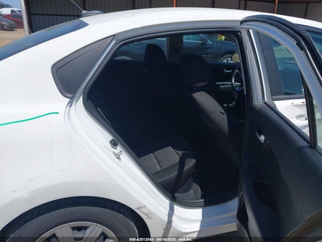 3KPA24AD2NE450013 KIA RIO S